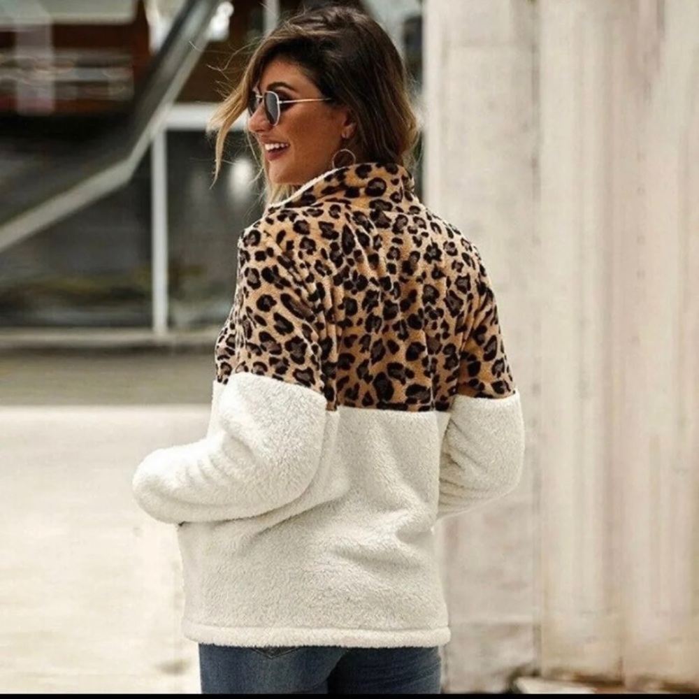 Leopard Pullover - Picture 4 of 5